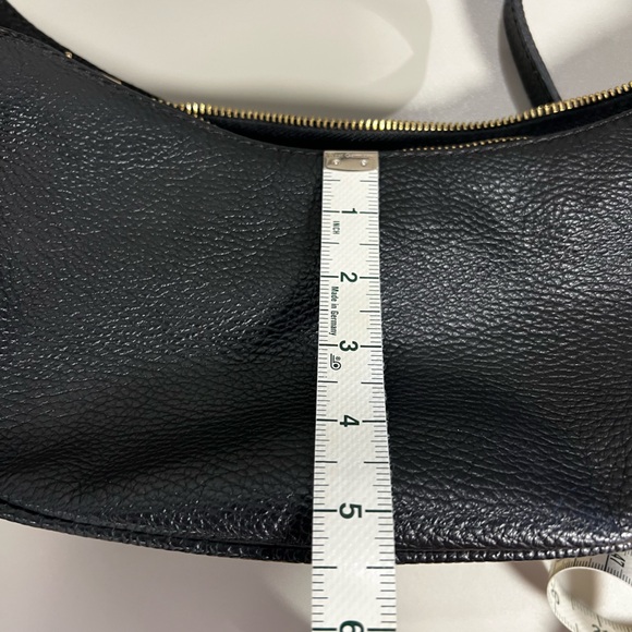 Classic Black Leather Shoulder Bag - Versatile Everyday Style - Picture 9 of 9